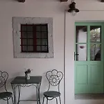 Bed & Breakfast Dvor Vipolze Dobrovo