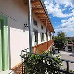 Bed & Breakfast Dvor Vipolze Dobrovo