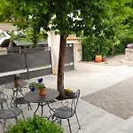 Dvor Vipolze Отель типа 