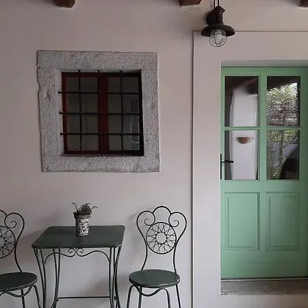 Couette-café Dvor Vipolze Dobrovo