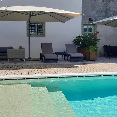 فندق مبيت وإفطار Dvor Vipolze