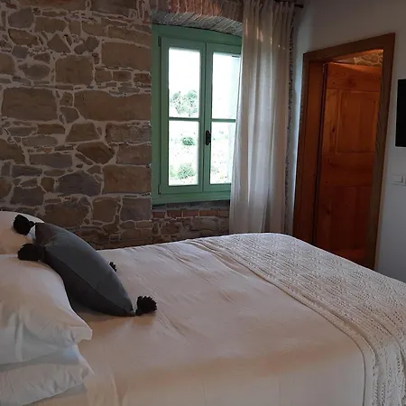Bed & Breakfast Dvor Vipolze *