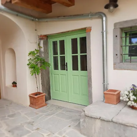 Dvor Vipolze 4* Dobrovo