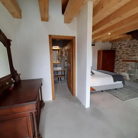 Bed & Breakfast Dvor Vipolze *