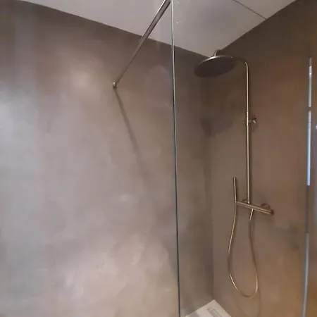 Bed & Breakfast Dvor Vipolze Dobrovo