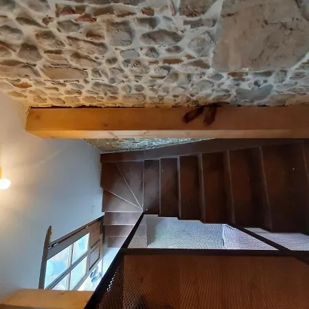 Bed & Breakfast Dvor Vipolze *