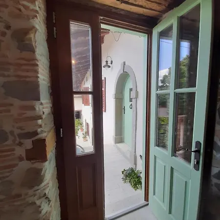 krevet i doručak Dvor Vipolze 4*