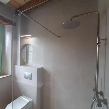 Dvor Vipolze Bed and breakfast Dobrovo