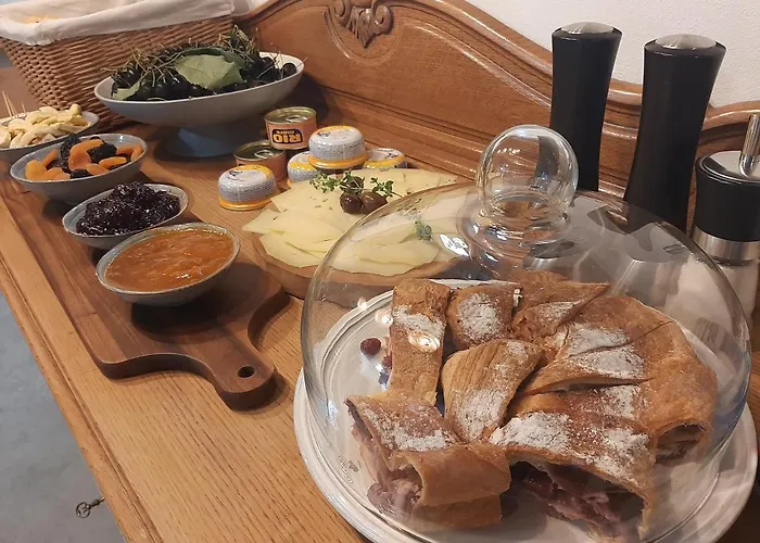 Dvor Vipolze Dobrovo