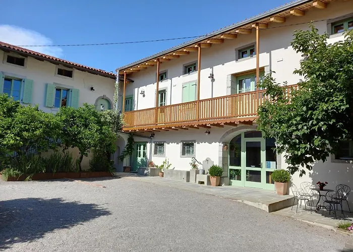 Dvor Vipolze 4* Dobrovo