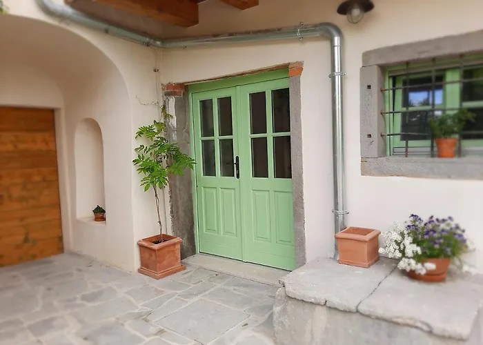 Dvor Vipolze 4* Dobrovo