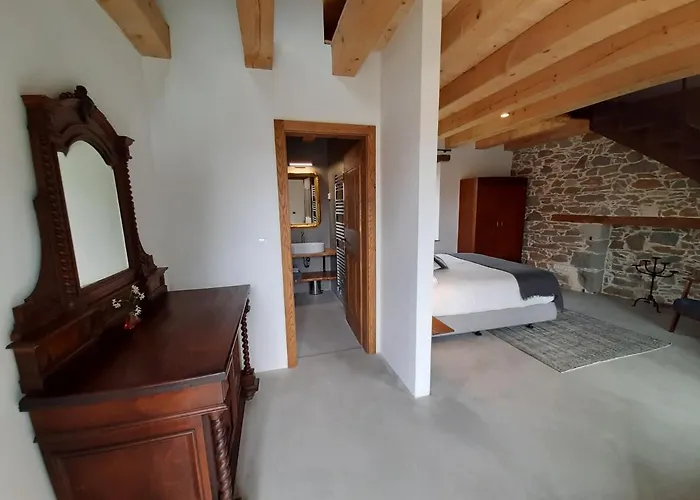 Bed & Breakfast Dvor Vipolze 4*