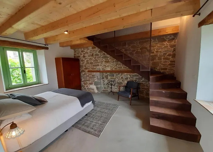 Bed & Breakfast Dvor Vipolze 4*