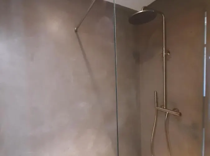 Bed and Breakfast Dvor Vipolze Dobrovo