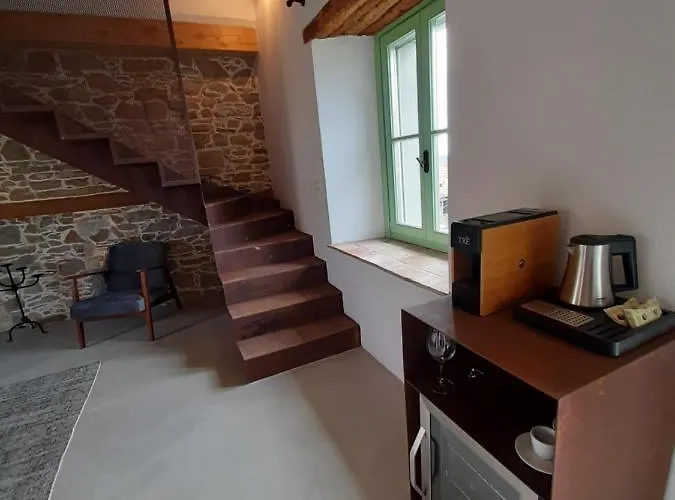 Dvor Vipolze Bed and Breakfast Dobrovo